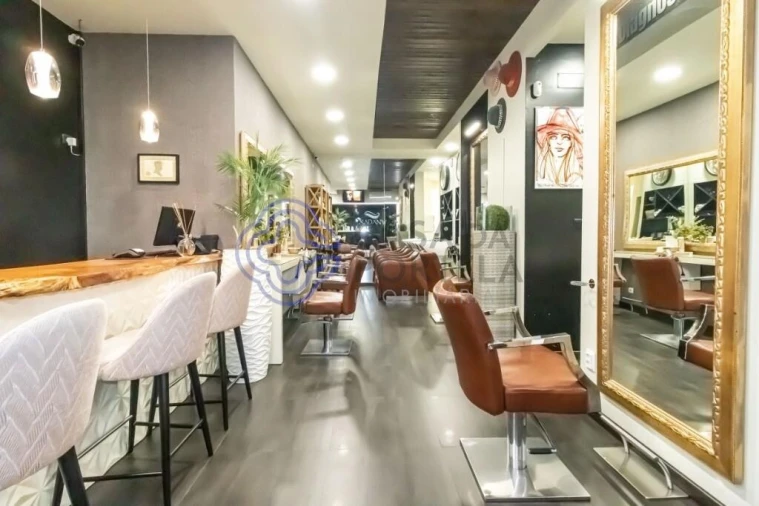 Loja para Trespasse em Mafamude e Vilar do Paraíso