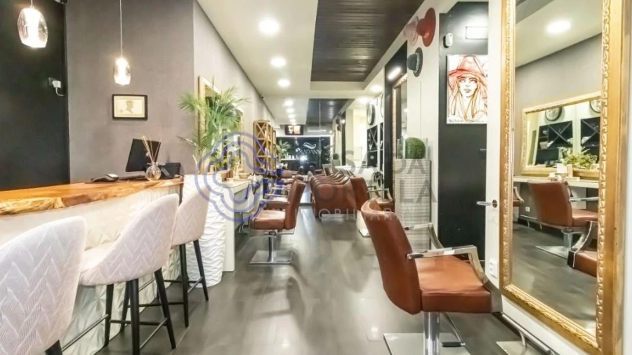 Loja para Trespasse em Mafamude e Vilar do Paraíso