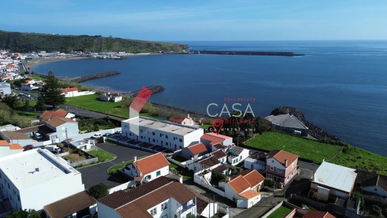 Moradia T3 para Venda em Praia da Vitoria (Santa Cruz) Foto 46