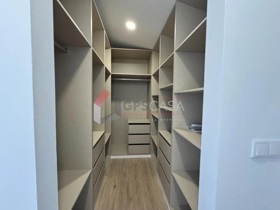 Moradia T3 para Venda em Praia da Vitoria (Santa Cruz) Foto 40