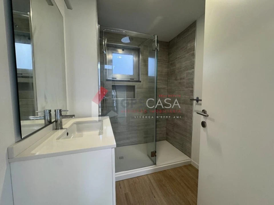 Moradia T3 para Venda em Praia da Vitoria (Santa Cruz) Foto 18