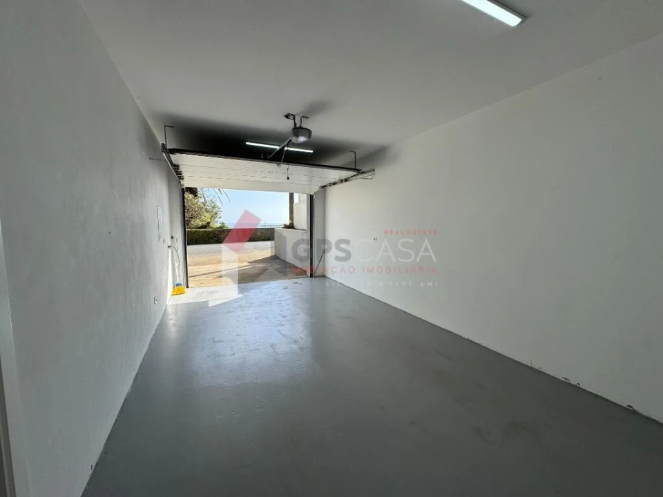 Moradia T3 para Venda em Praia da Vitoria (Santa Cruz) Foto 4