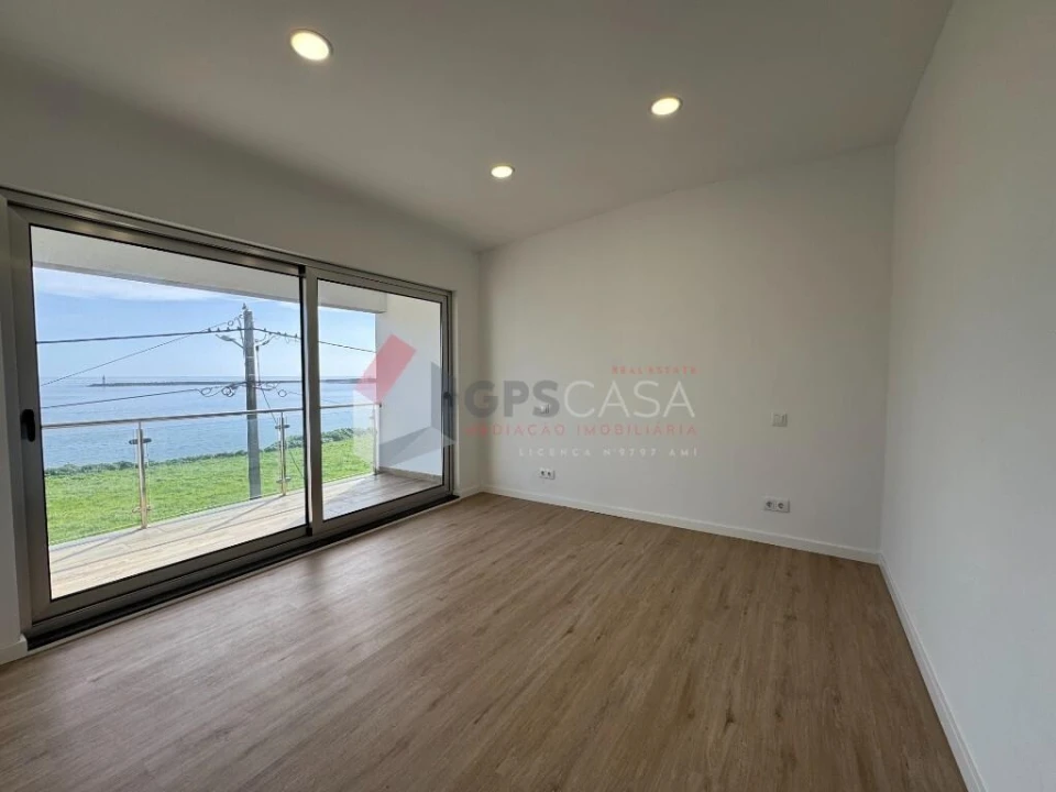 Moradia T3 para Venda em Praia da Vitoria (Santa Cruz) Foto 35