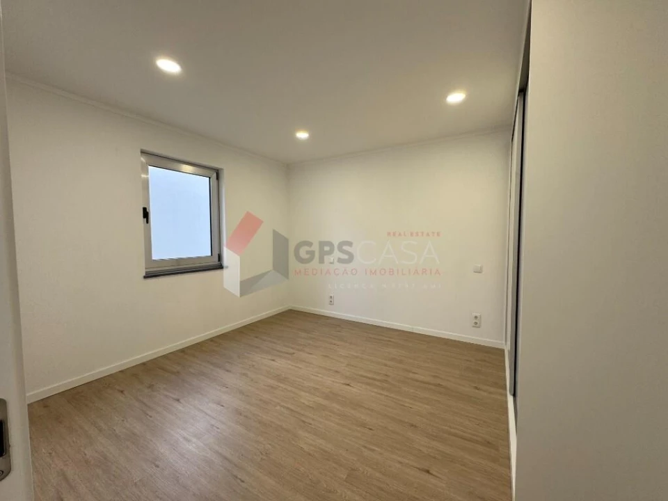 Moradia T3 para Venda em Praia da Vitoria (Santa Cruz) Foto 16