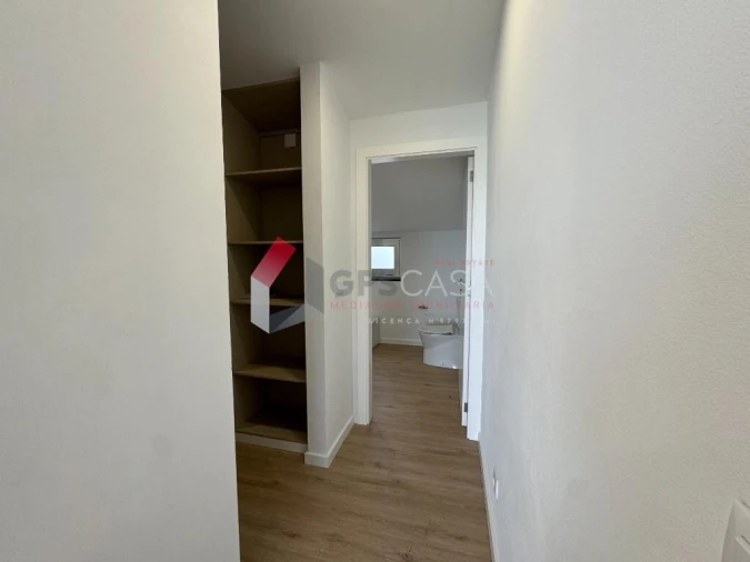 Moradia T3 para Venda em Praia da Vitoria (Santa Cruz) Foto 38