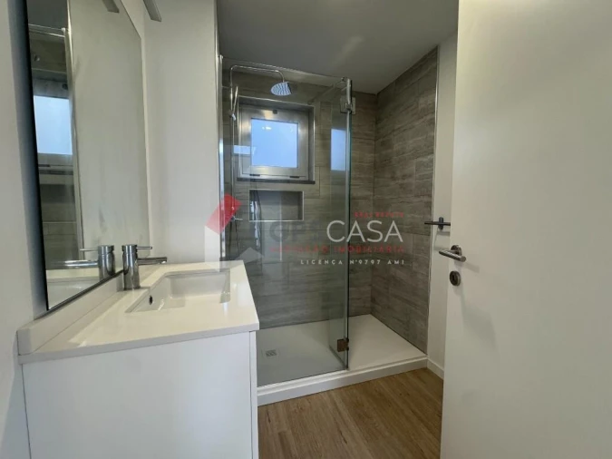 Moradia T3 para Venda em Praia da Vitoria (Santa Cruz) Foto 18