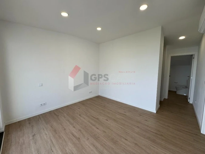 Moradia T3 para Venda em Praia da Vitoria (Santa Cruz) Foto 34