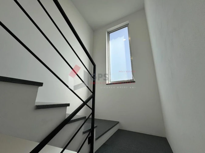 Moradia T3 para Venda em Praia da Vitoria (Santa Cruz) Foto 25