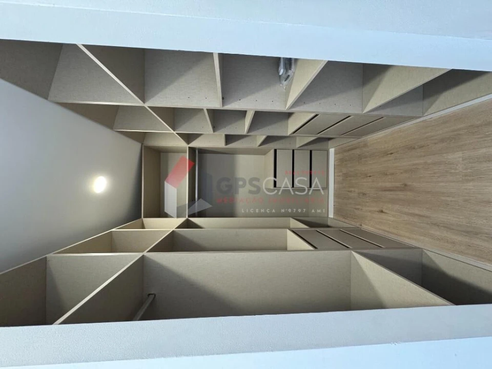 Moradia T3 para Venda em Praia da Vitoria (Santa Cruz) Foto 39