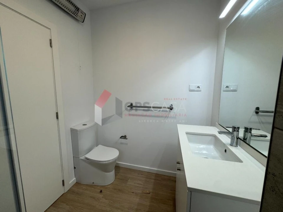 Moradia T3 para Venda em Praia da Vitoria (Santa Cruz) Foto 33