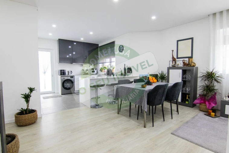 Apartamento T3 para Venda em Buarcos Foto 3