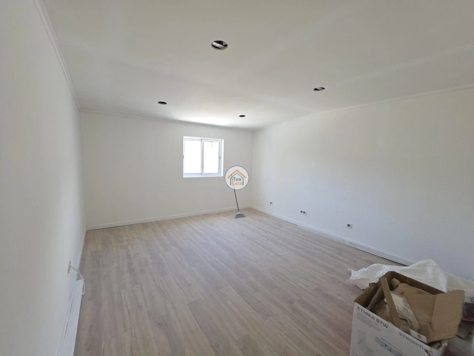 Moradia T2 para Venda em Fajã de Cima Foto 14