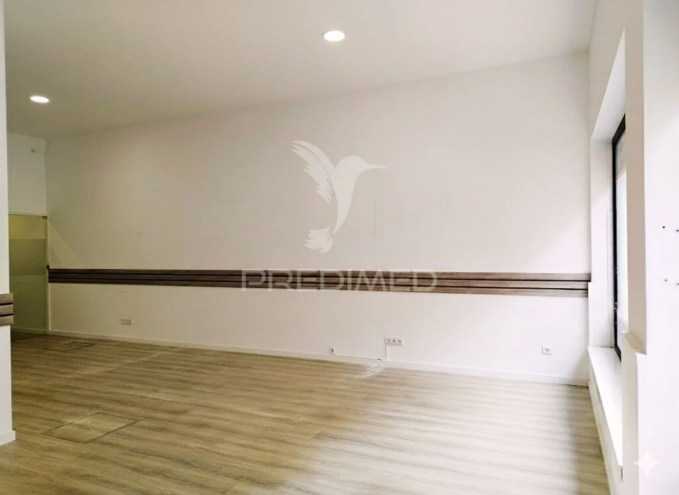 Loja para Arrendamento em Requeixo, Nossa Senhora de Fátima e Nariz Foto 4