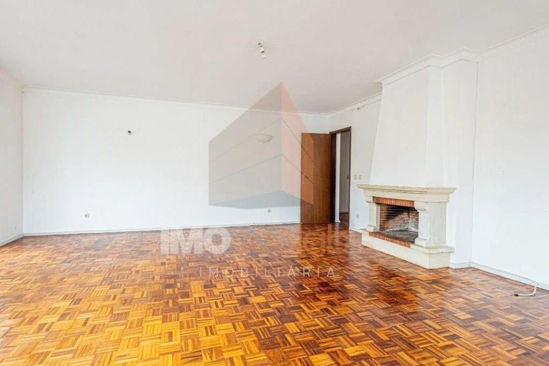 Apartamento T2 para Venda em Almeirim Foto 12