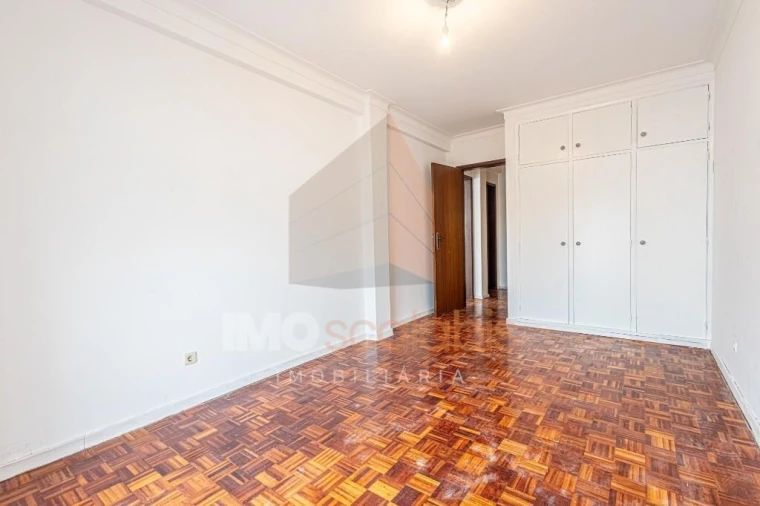 Apartamento T2 para Venda em Almeirim Foto 10