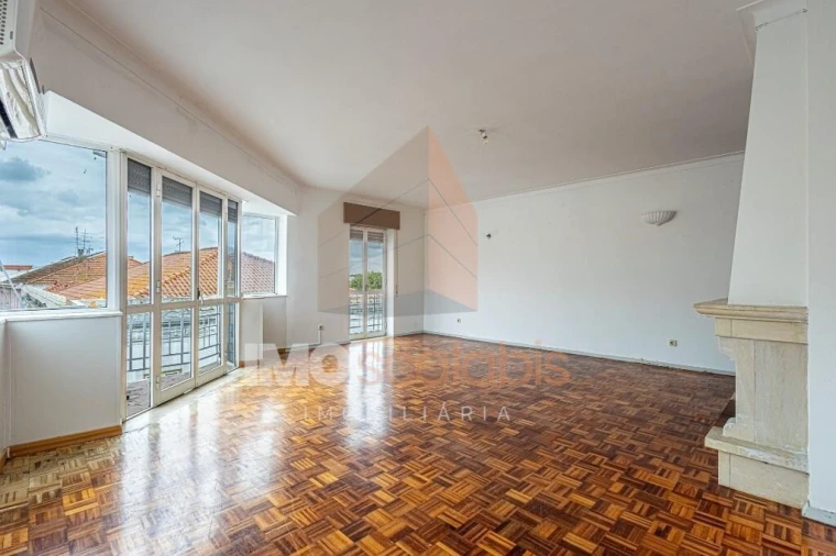 Apartamento T2 para Venda em Almeirim Foto 13