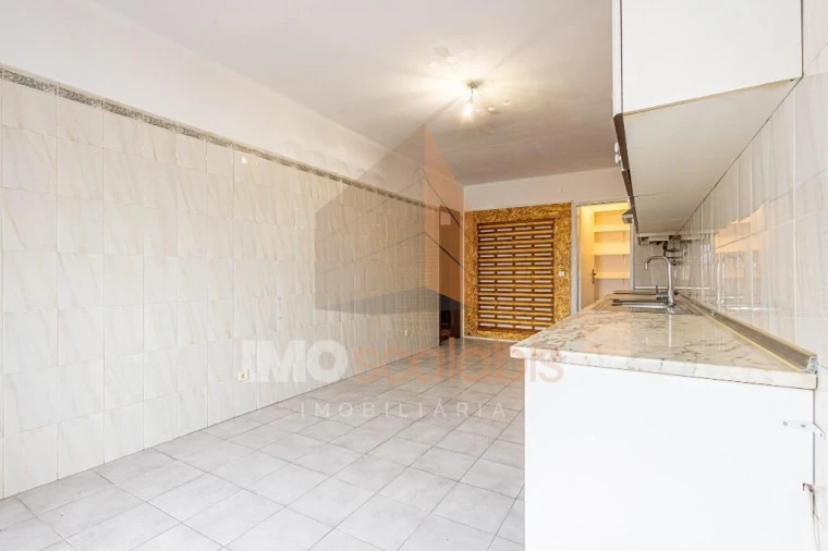 Apartamento T2 para Venda em Almeirim Foto 17