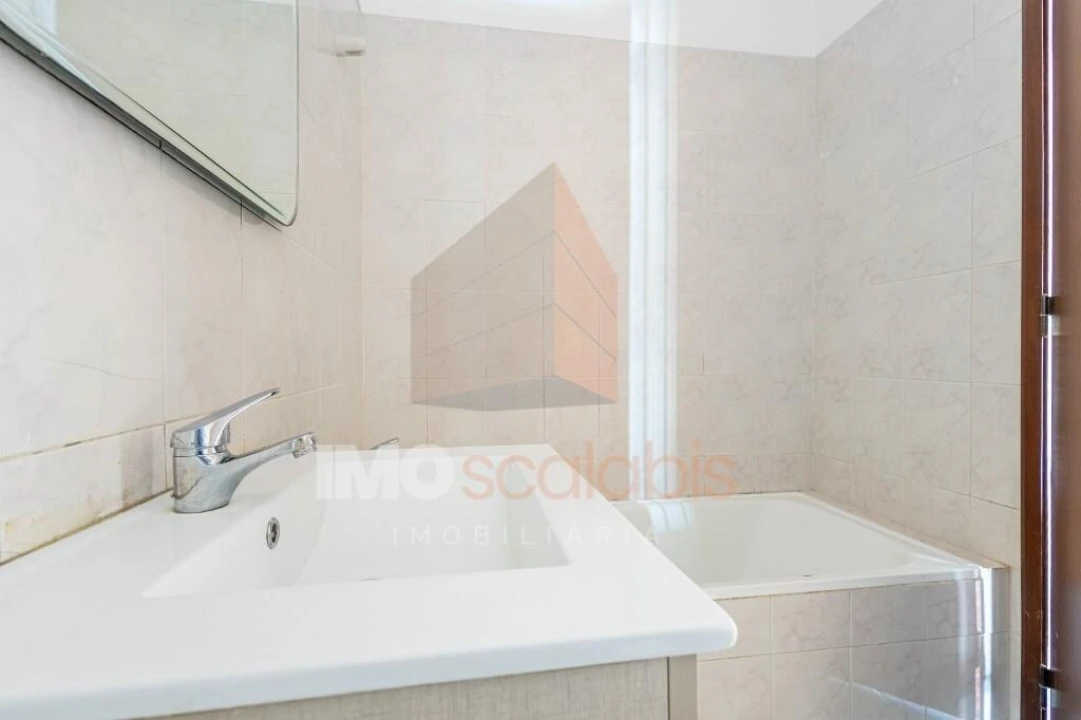 Apartamento T2 para Venda em Almeirim Foto 21