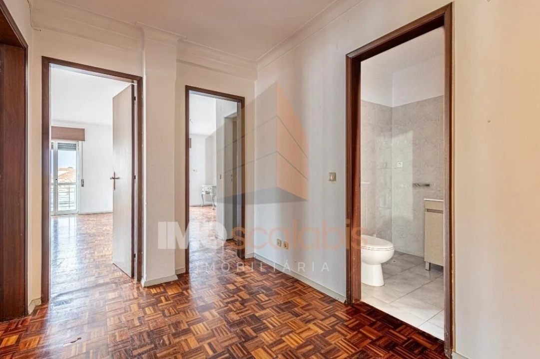 Apartamento T2 para Venda em Almeirim Foto 30