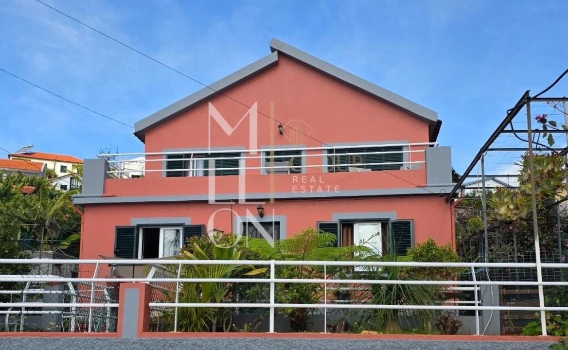 Moradia T4 para Venda em São Martinho Foto 1