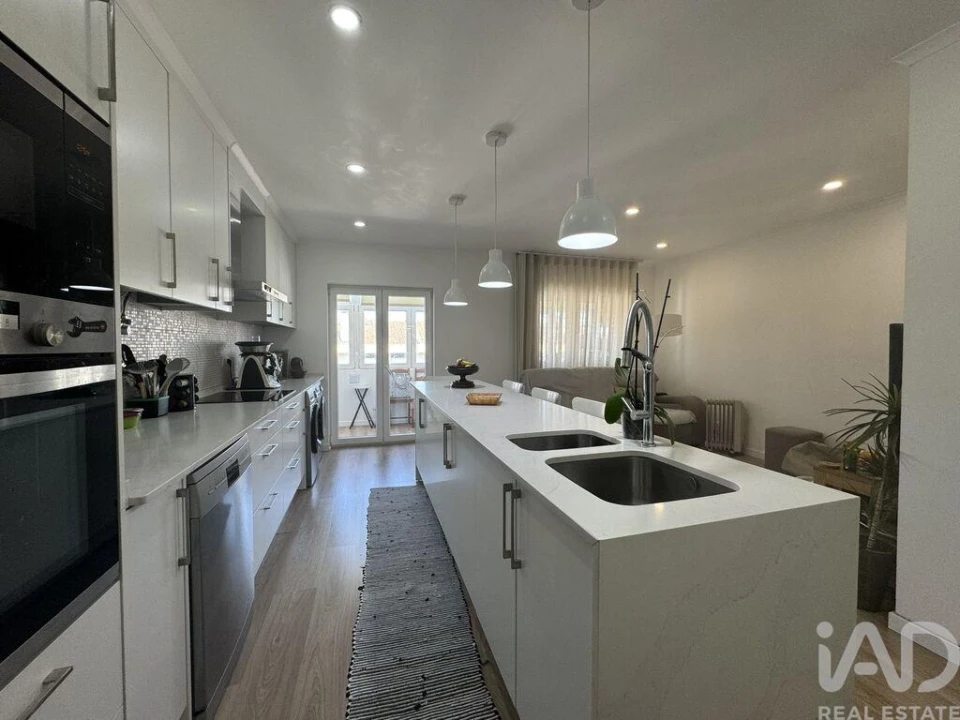 Apartamento T3 para Venda em São Pedro de Tomar Foto 1