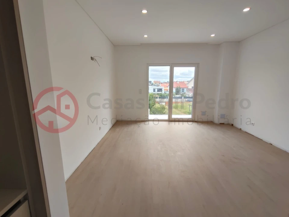 Moradia T4 para Venda em Fernao Ferro Foto 13