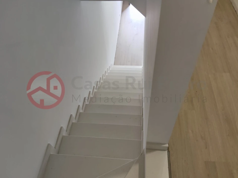 Moradia T4 para Venda em Fernao Ferro Foto 20