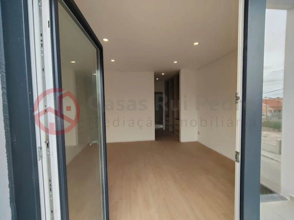 Moradia T4 para Venda em Fernao Ferro Foto 25