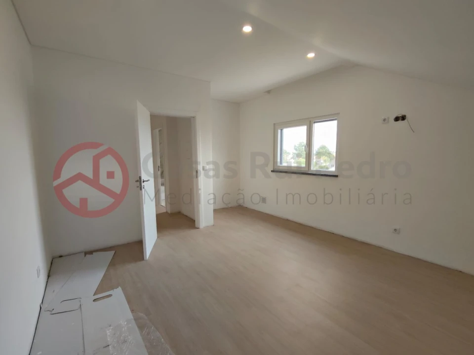 Moradia T4 para Venda em Fernao Ferro Foto 16