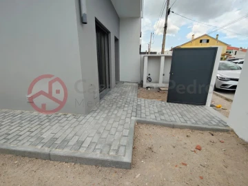 Moradia T4 para Venda em Fernao Ferro