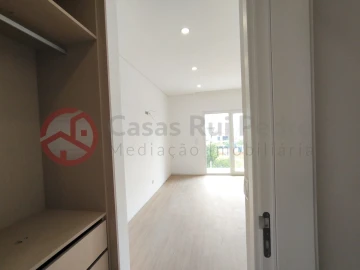 Moradia T4 para Venda em Fernao Ferro