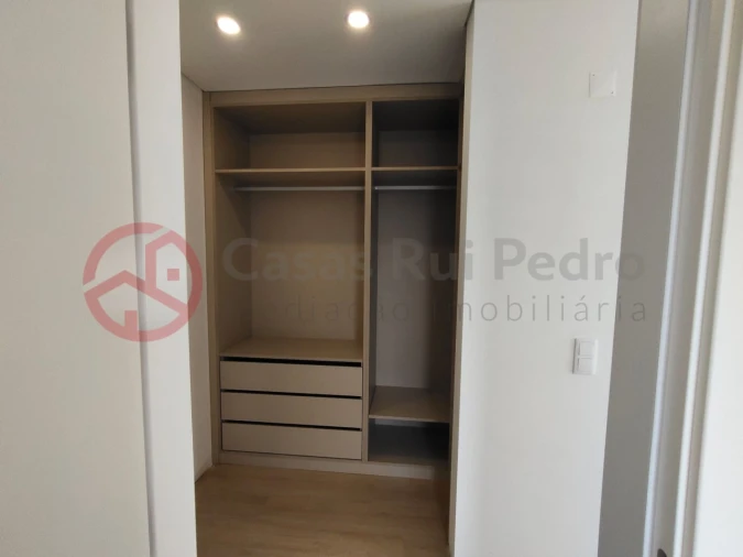Moradia T4 para Venda em Fernao Ferro Foto 30