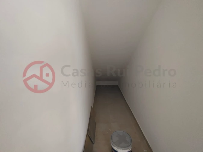 Moradia T4 para Venda em Fernao Ferro Foto 44