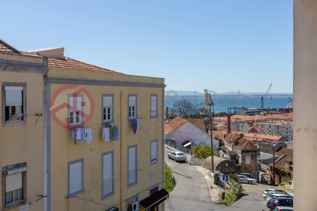 Apartamento T2 para Venda em Beato Foto 2