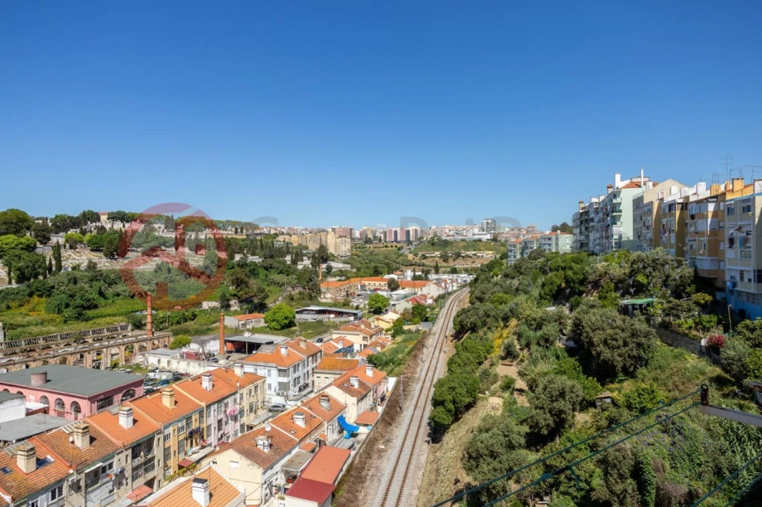 Apartamento T2 para Venda em Beato Foto 3