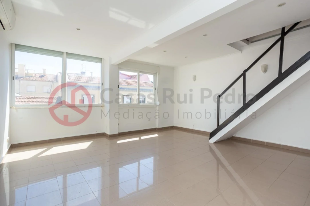 Apartamento T2 para Venda em Beato Foto 24