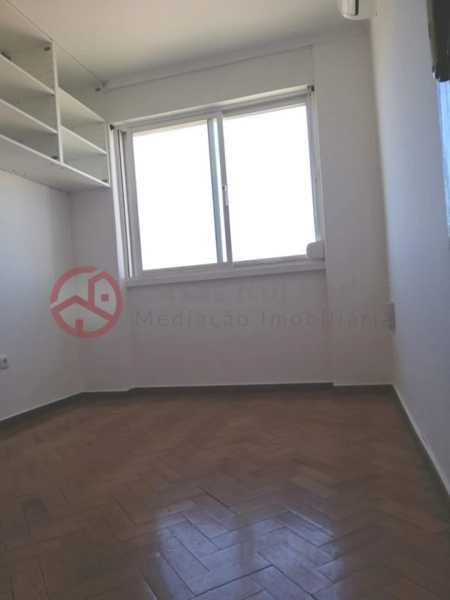 Apartamento T2 para Venda em Beato Foto 17