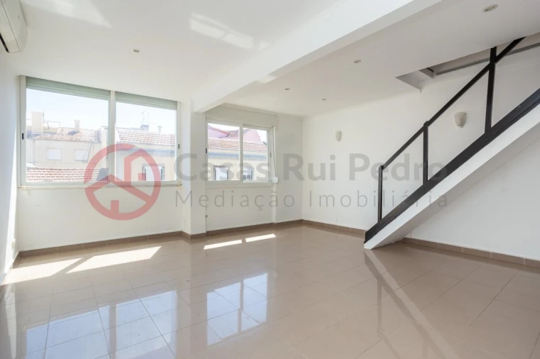 Apartamento T2 para Venda em Beato Foto 24