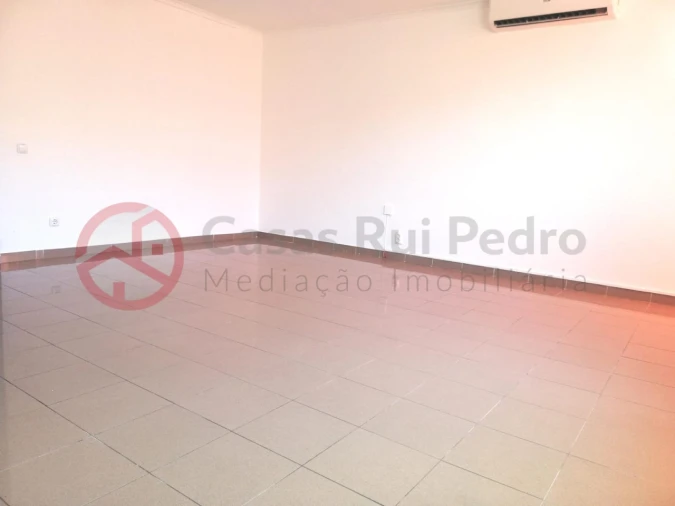 Apartamento T2 para Venda em Beato Foto 35