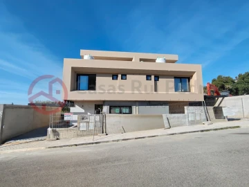 Moradia T3 para Venda em Caparica e Trafaria