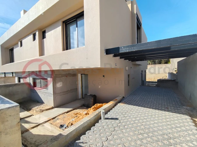 Moradia T3 para Venda em Caparica e Trafaria