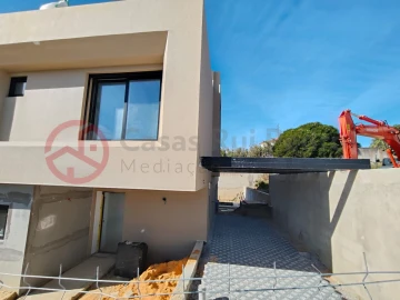 Moradia T3 para Venda em Caparica e Trafaria