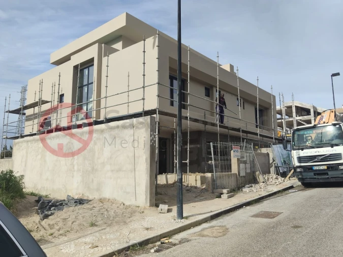 Moradia T3 para Venda em Caparica e Trafaria Foto 3