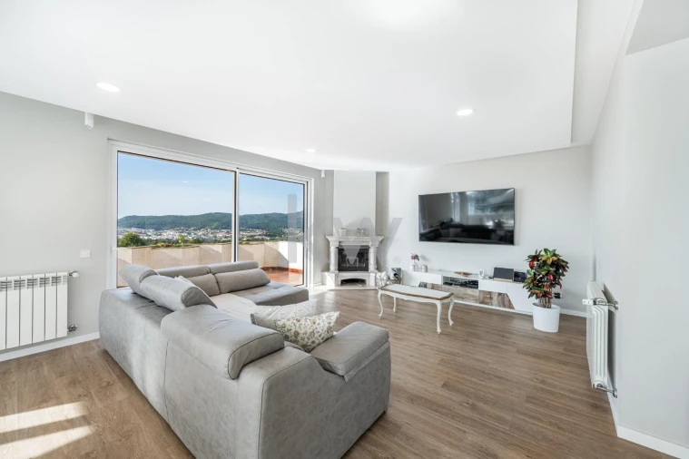 Moradia T3 para Venda em Vila Praia de Ancora Foto 9