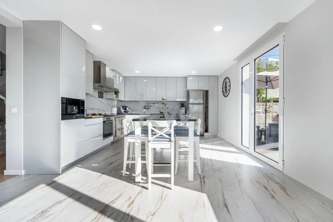 Moradia T3 para Venda em Vila Praia de Ancora Foto 5