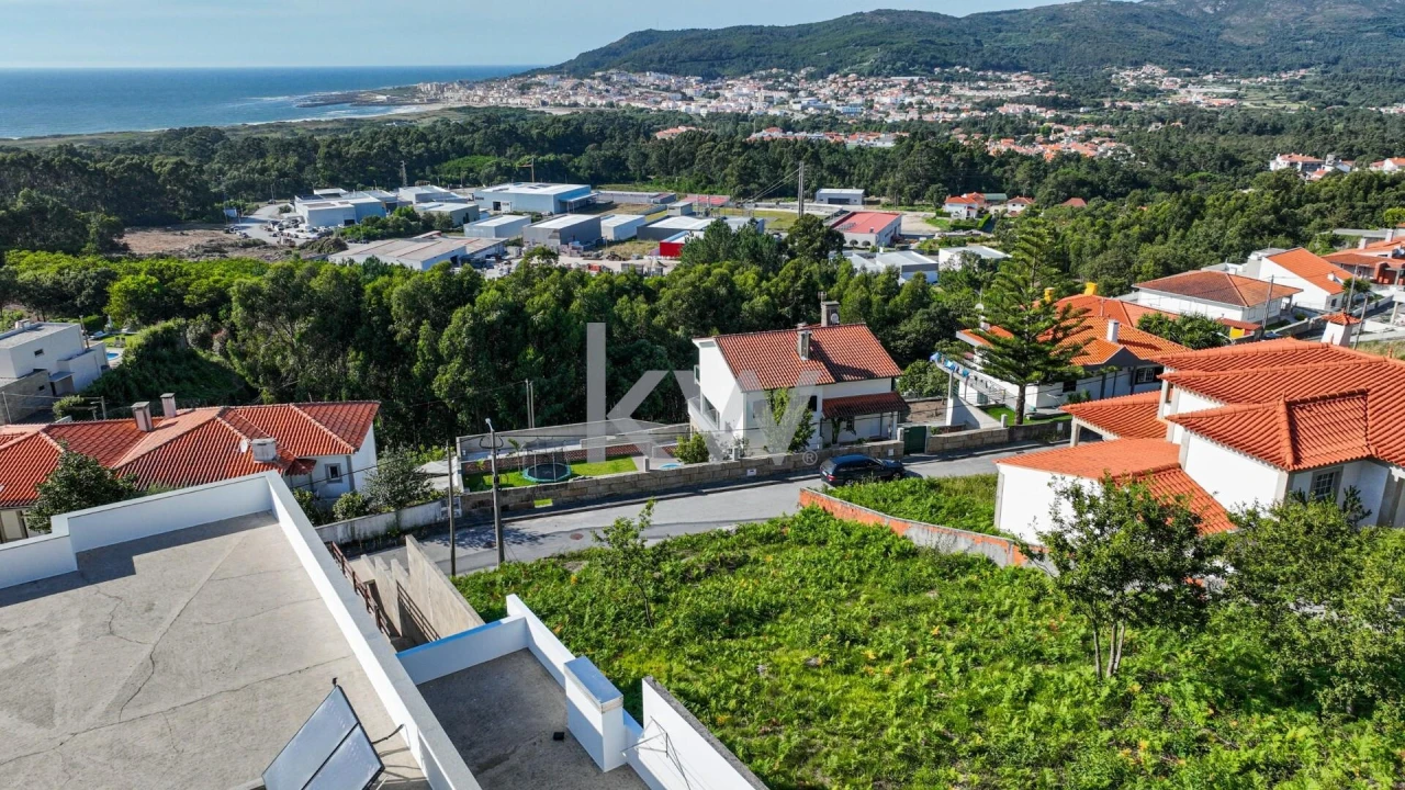 Moradia T3 para Venda em Vila Praia de Ancora Foto 36