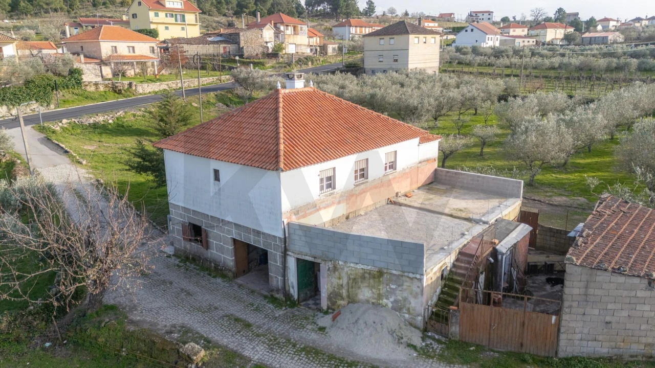 Moradia T3 para Venda em Candoso e Carvalho de Egas Foto 42