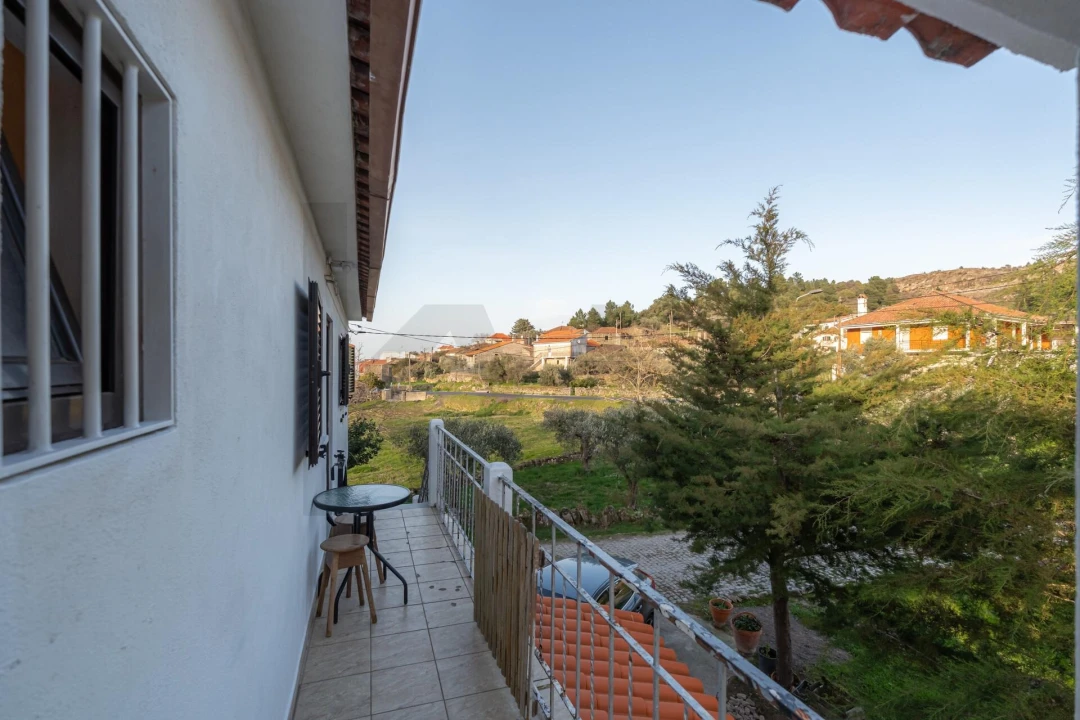 Moradia T3 para Venda em Candoso e Carvalho de Egas Foto 24