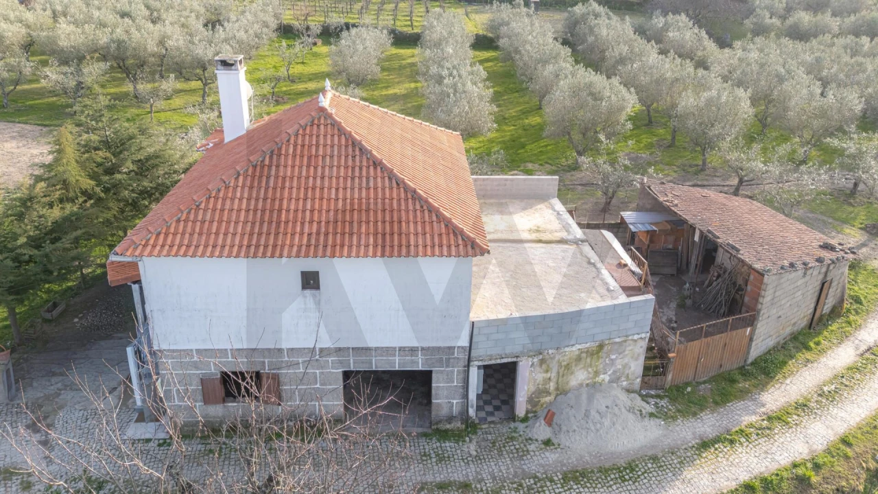 Moradia T3 para Venda em Candoso e Carvalho de Egas Foto 33