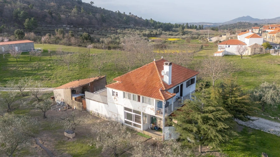 Moradia T3 para Venda em Candoso e Carvalho de Egas Foto 43